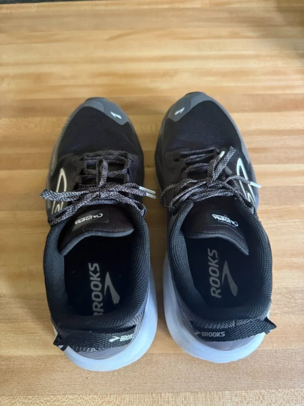 Brooks Caldera 8 Excellent cond. , Mens 10.5